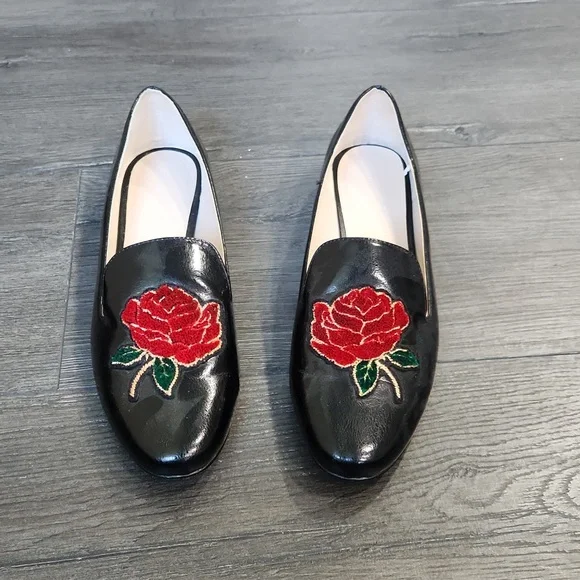 Zara Black with Rose Applique Flats size 8 - Picture 2 of 6